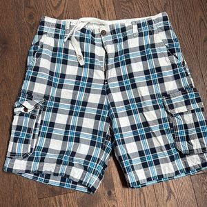Men’s Aeropostale plaid cargo shorts